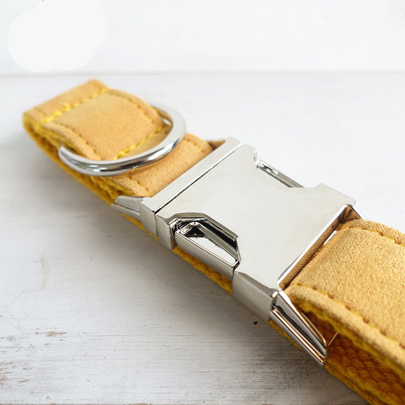 Adjustable dog collar with customizable name